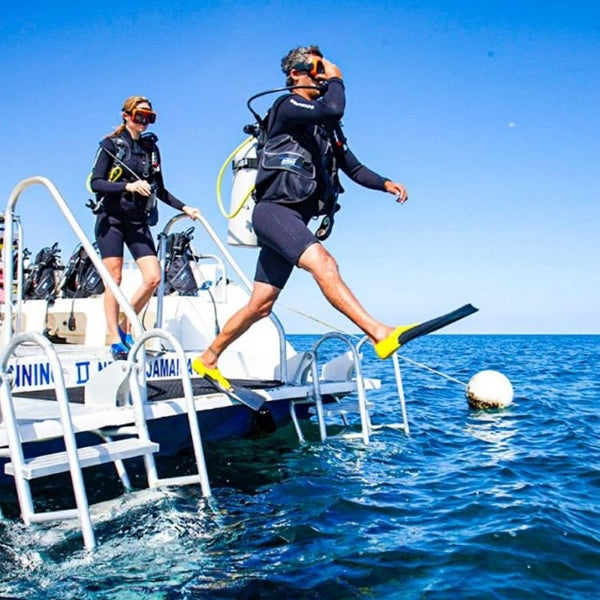 COUPLE SCUBA DIVING - TRY DIVE (BOAT)